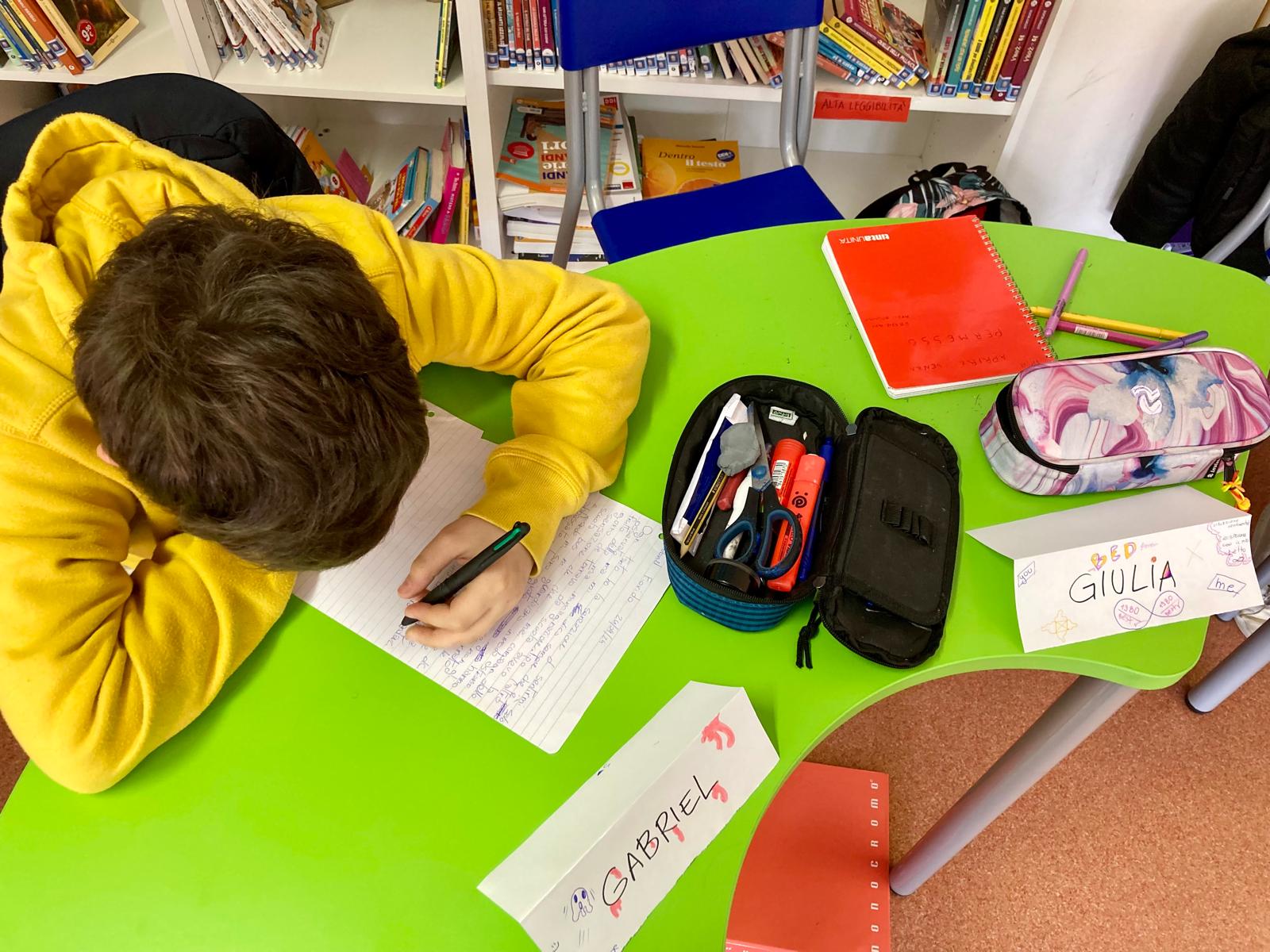 Laboratorio di scrittura creativa presso la scuola secondaria di primo grado Roli di Trieste, con Gioia Battista